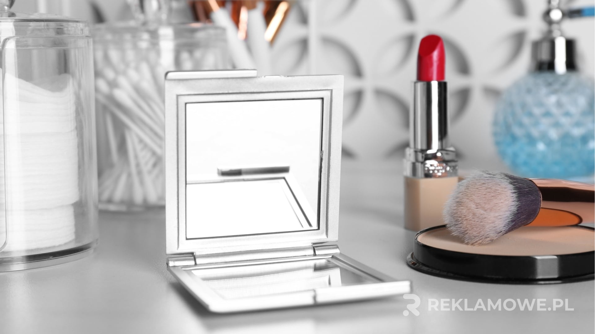 Stare i nowe lusterka reklamowe