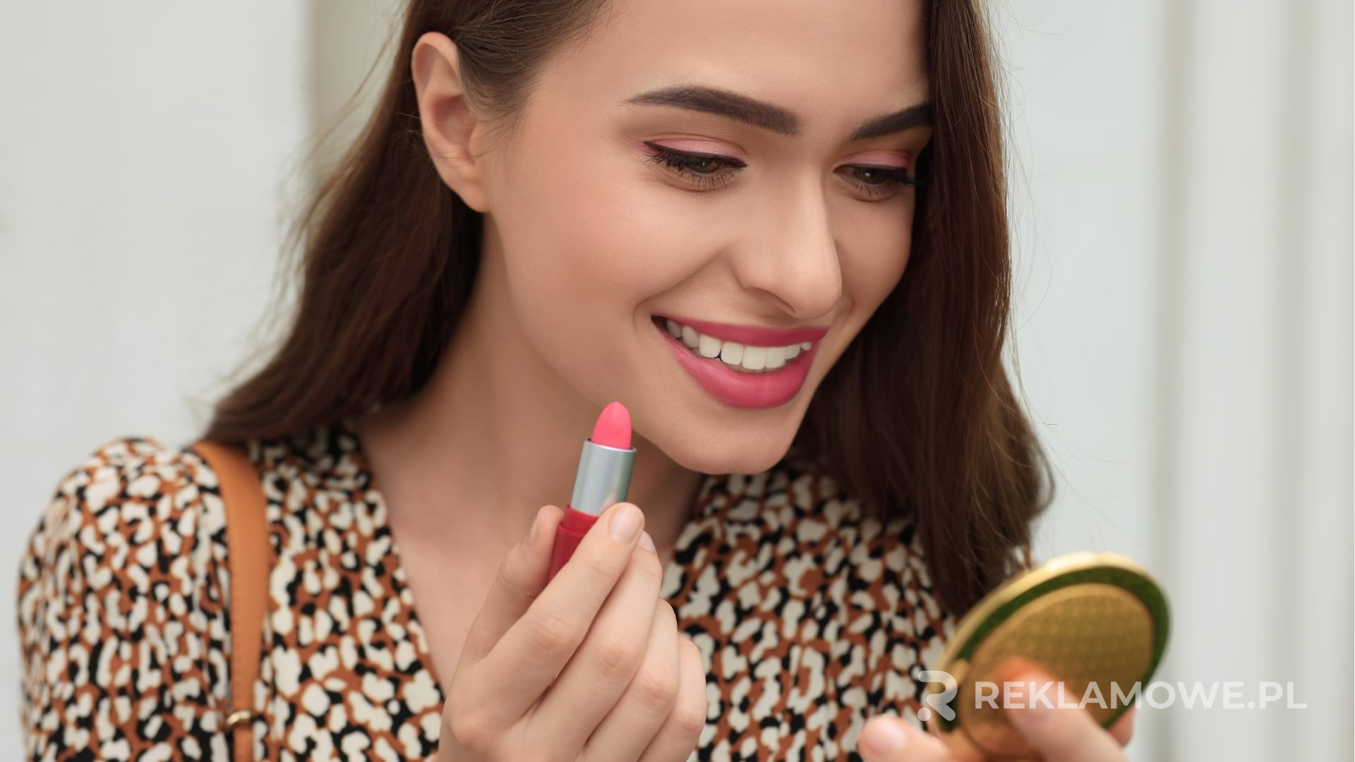 Personalizowane lusterko reklamowe jako element strategii marketingowej